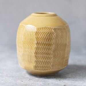 Handmade studio art pottery vase signed Lynne yellow geometric etched patterns